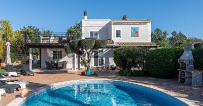 Three Bedroom Villa For Sale in Loulé